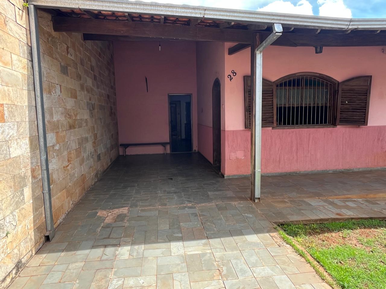 Casa no Bairro Girassol antes da revitalização